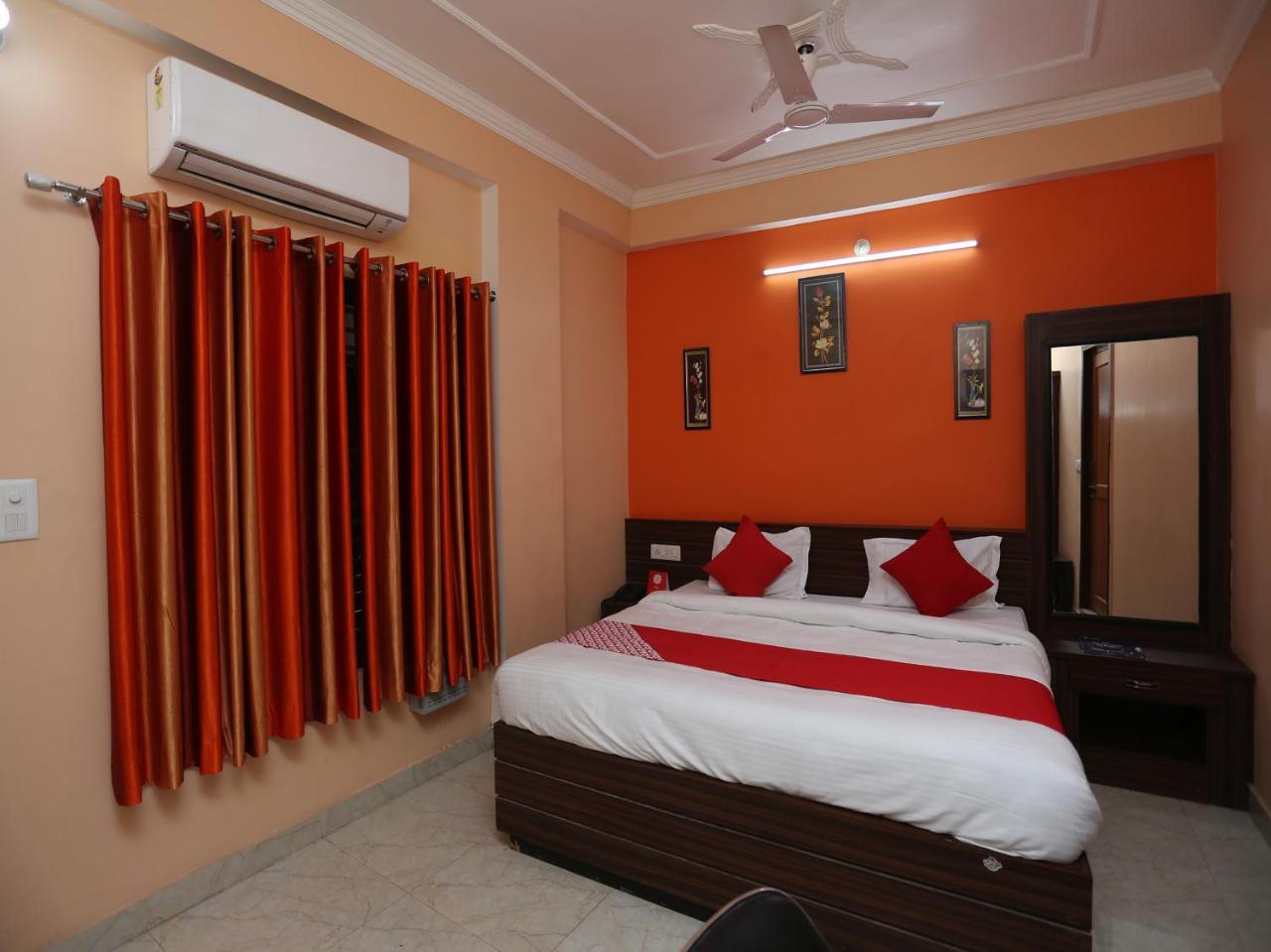 Oyo 26803 Hotel City Inn Faizābād Buitenkant foto