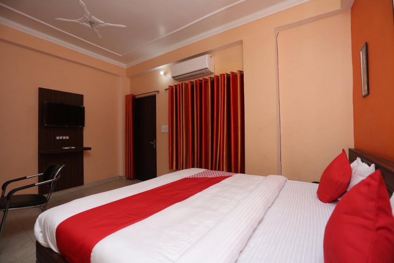 Oyo 26803 Hotel City Inn Faizābād Buitenkant foto