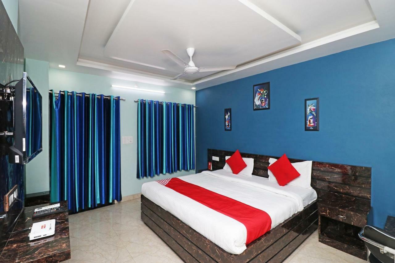 Oyo 26803 Hotel City Inn Faizābād Buitenkant foto